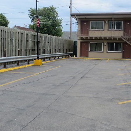 Deluxe Inn/Extended Stay - Council Bluffs Carter Lake Εξωτερικό φωτογραφία