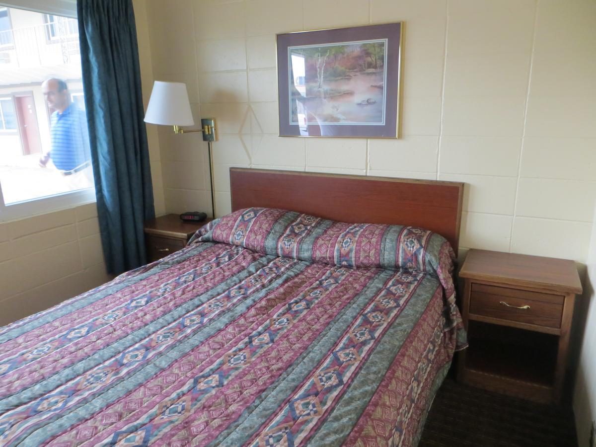 Deluxe Inn/Extended Stay - Council Bluffs Carter Lake Δωμάτιο φωτογραφία